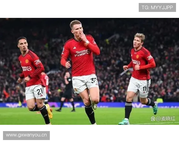 曼联复兴进程仍未完成，能否在新赛季关键阶段实现稳定提升