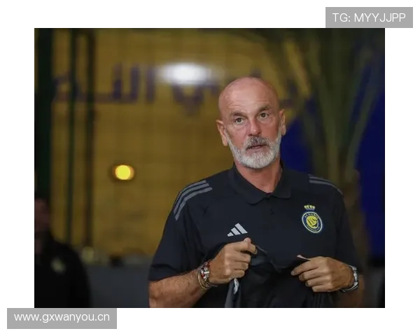 皮奥利执教风格强调战术纪律与攻守平衡，近期带队表现稳健