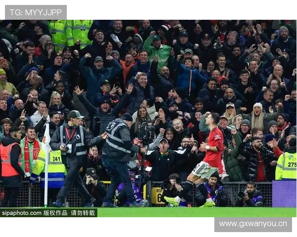 曼联防线失误频繁问题持续,对赛季稳定性形成考验 曼联防线失误频繁问题持续,对赛季稳定性形成考验