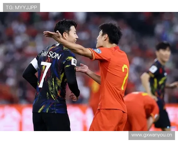 孙兴慜居然穿的球鞋比我买菜钱还多，得有多迷人车里放的香水牌子？